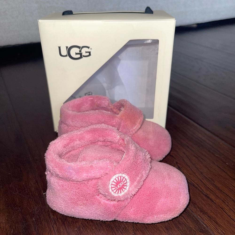 Pink Ugg bixbee booties